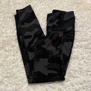 Old Navy Girls' Black & Gray Camo Leggings